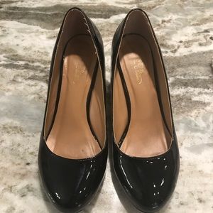 Journee Collection Black  pumps, 3” heel, size 7